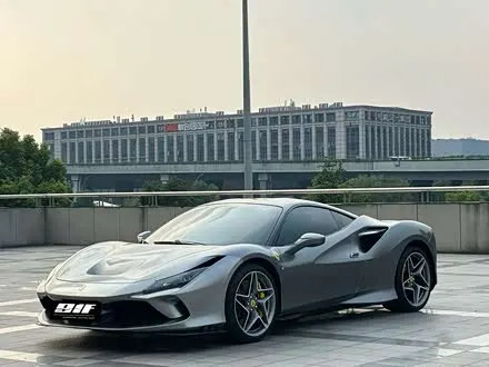 FERRARI F8 2019