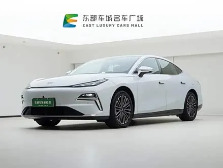 GEELY GALAXY 8 2025