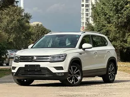 VOLKSWAGEN THARU 2021