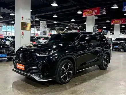 TOYOTA CROWN KLUGER 2023
