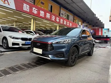 FORD ESCAPE 2024