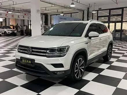 VOLKSWAGEN THARU 2022