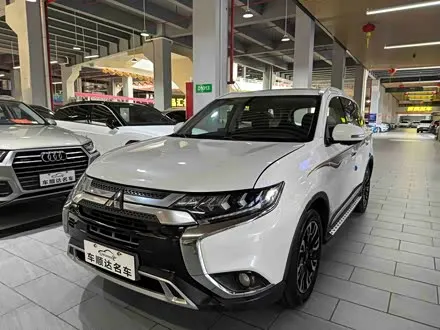 MITSUBISHI OUTLANDER — из Китая под ключ