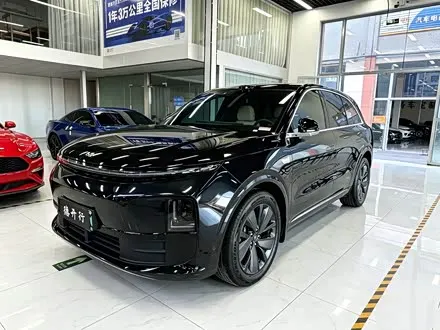 LI AUTO L6 2025