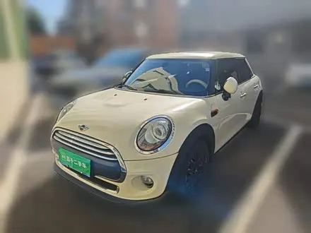 MINI ONE 2016