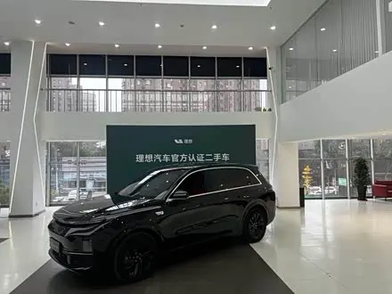 LI AUTO L8 2024