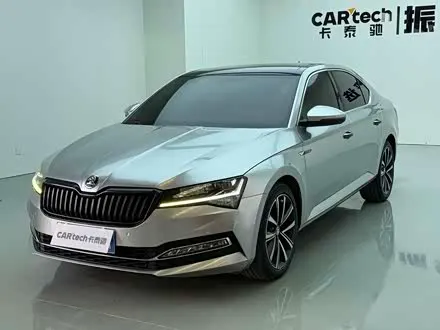 SKODA SUPERB 2019
