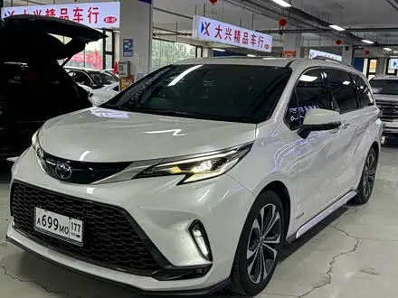 TOYOTA GRANVIA 2024