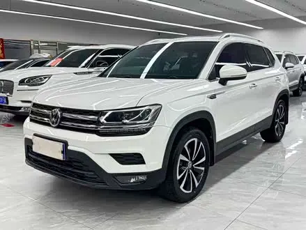 VOLKSWAGEN THARU 2020