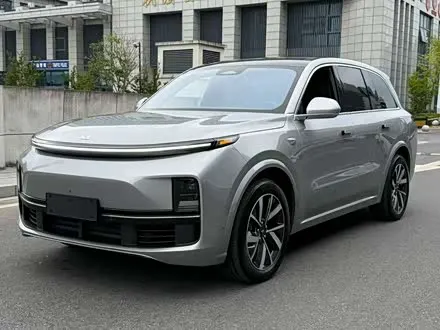 LI AUTO L8 2024