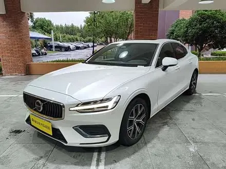 VOLVO S60 — из Кореи под ключ