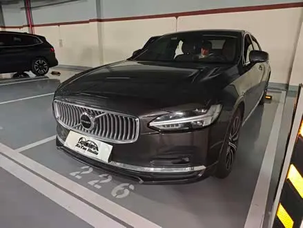 VOLVO S90 2021