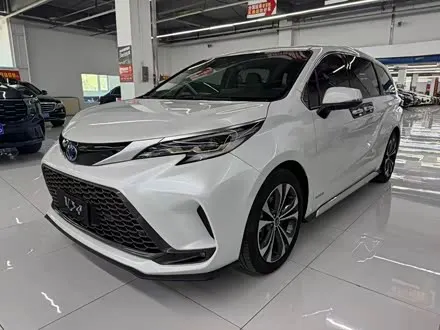 TOYOTA GRANVIA 2023