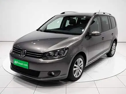 VOLKSWAGEN TOURAN 2013