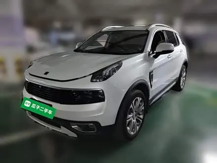 LYNK & CO 01 2019
