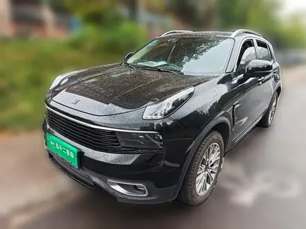 LYNK & CO 01 2018