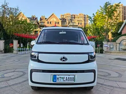 CHANGAN EM60 2025