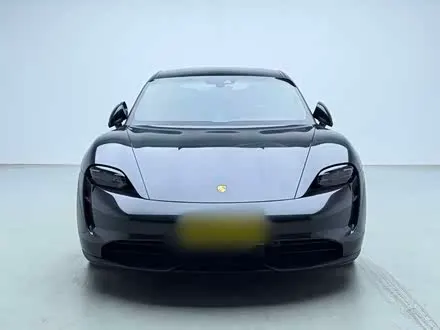 PORSCHE TAYCAN 2022