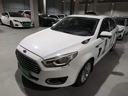 FORD ESCORT 2015