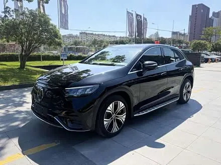 MERCEDES-BENZ EQE SUV 2024