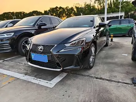 LEXUS IS 2017
