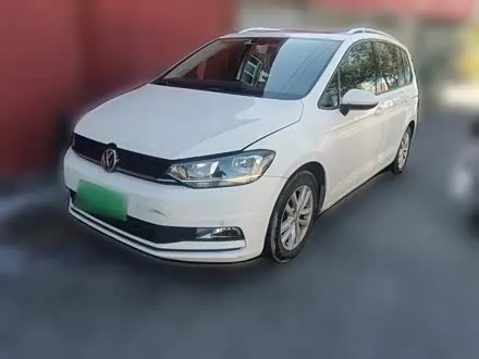 VOLKSWAGEN TOURAN 2018
