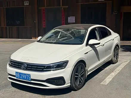 VOLKSWAGEN LAMANDO 2019