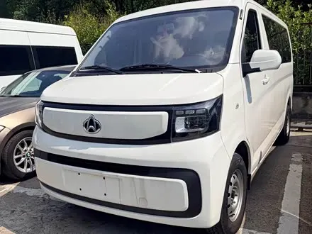 CHANGAN EM60 2025