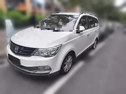 BAOJUN 730 2016