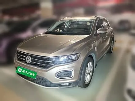 VOLKSWAGEN T-ROC 2019