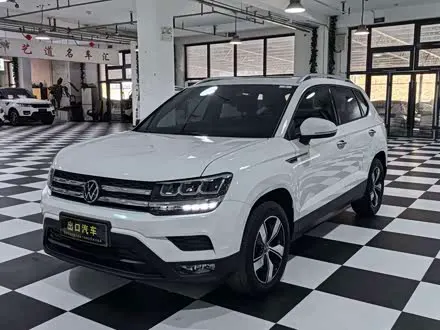 VOLKSWAGEN THARU — из Китая под ключ