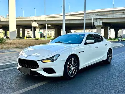 MASERATI GHIBLI 2014