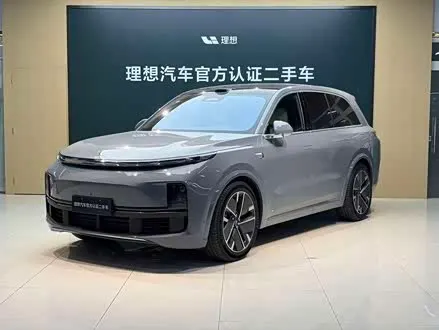 LI AUTO L8 2025