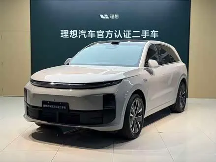 LI AUTO L6 2025