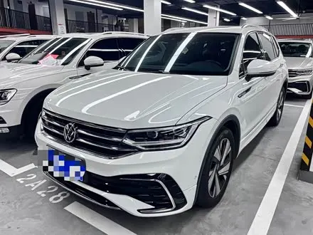 VOLKSWAGEN TIGUAN L 2024