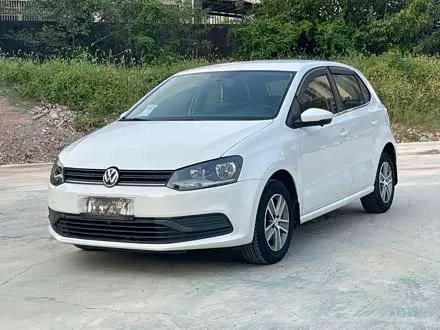 VOLKSWAGEN POLO 2016