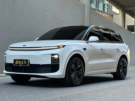 LI AUTO L6 2024