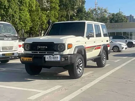 TOYOTA LAND CRUISER LC76 2026