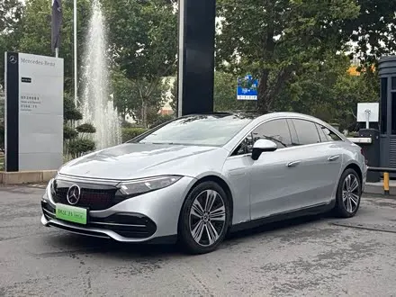 MERCEDES-BENZ EQS 2022