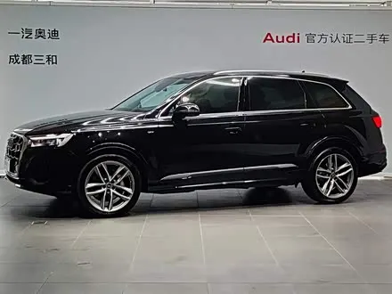 AUDI Q7 2025