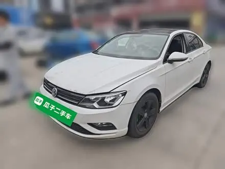 VOLKSWAGEN LAMANDO 2018