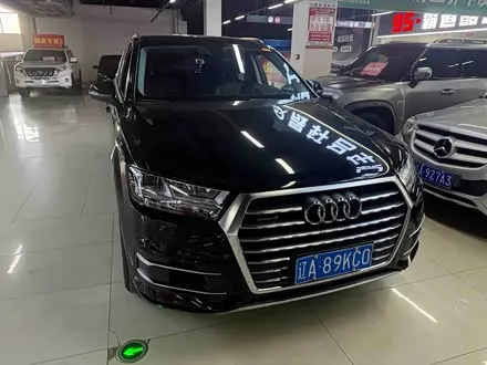 AUDI Q7 2018