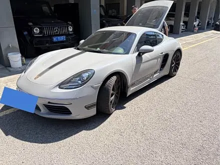 PORSCHE 718 2016