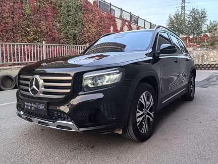 MERCEDES-BENZ GLB 2025