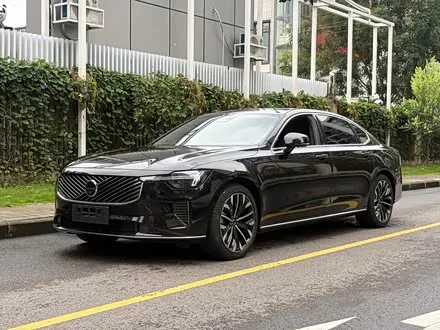 VOLVO S90 2026