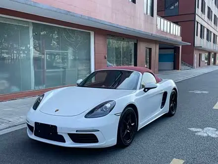 PORSCHE 718 2018