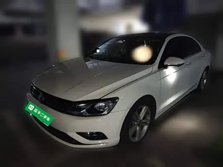 VOLKSWAGEN LAMANDO 2018