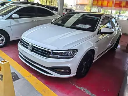 VOLKSWAGEN LAMANDO 2019