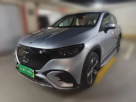 MERCEDES-BENZ EQE SUV 2023