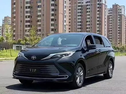 TOYOTA SIENNA 2024